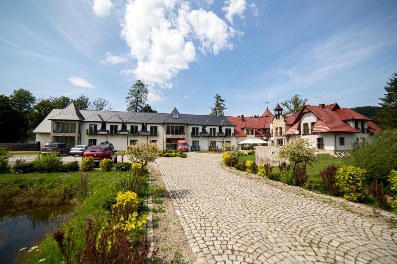 Carynska Resort & Spa Lutowiska Ngoại thất bức ảnh